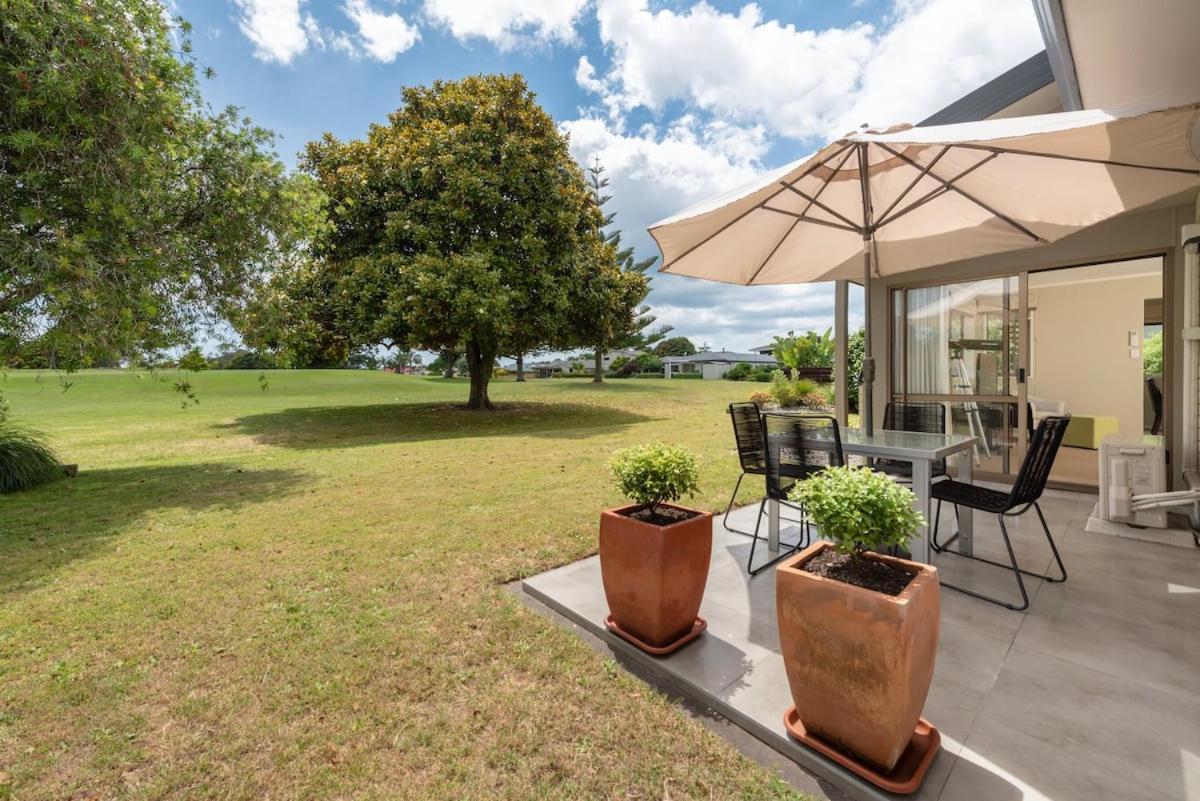 Vila Golfers Delight In Quiet Cul De Sac Mount Maunganui Exteriér fotografie